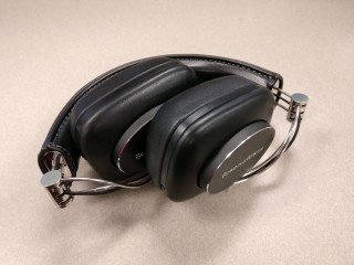 Bowers & Wilkins P7 Wireless Headphones